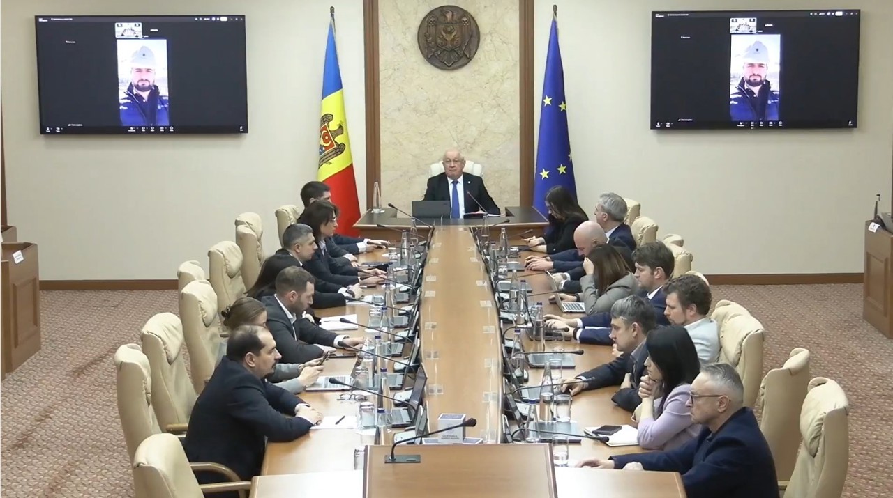 „Deconectările în lanț rămân posibile”: Guvernul aprobă starea de urgență