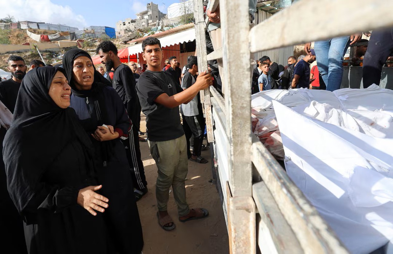 Atacuri aeriene israeliene în Gaza: zeci de morți, inclusiv copii. Bombardamentele coincid cu vizita lui Trump