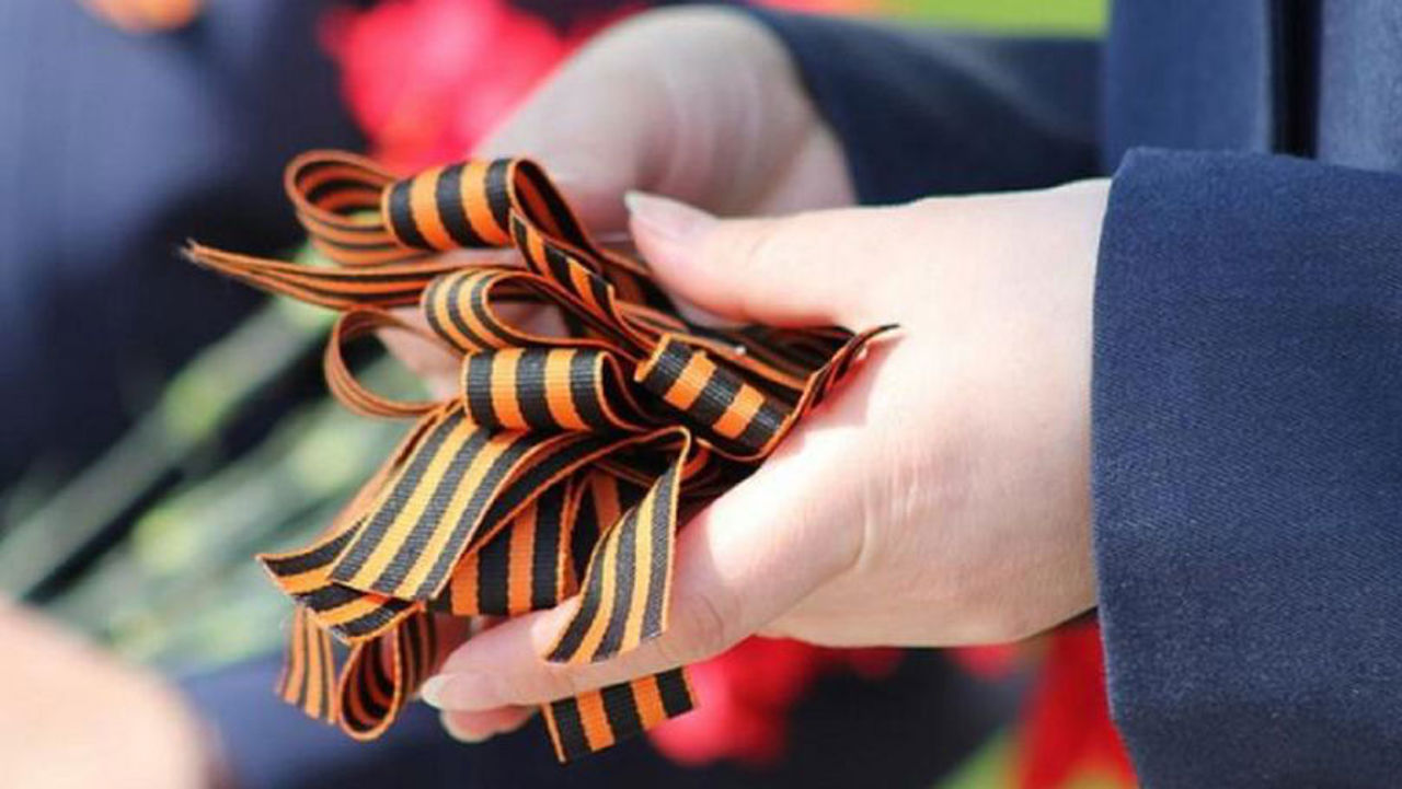 Several members of Parliament summoned by police and liable to fines for wearing the St. George ribbon