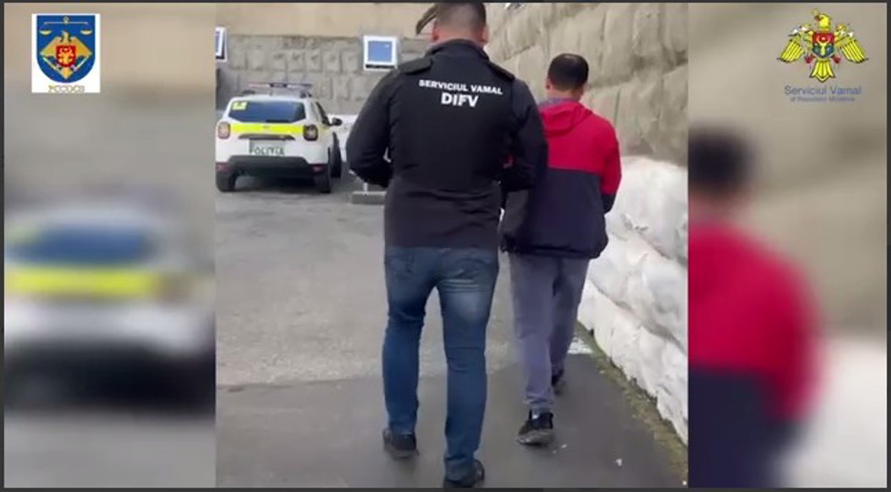 Пытался провезти 170 тыс евро в холодильнике: в Леушенах пресекли попытку незаконного ввоза крупной суммы наличных