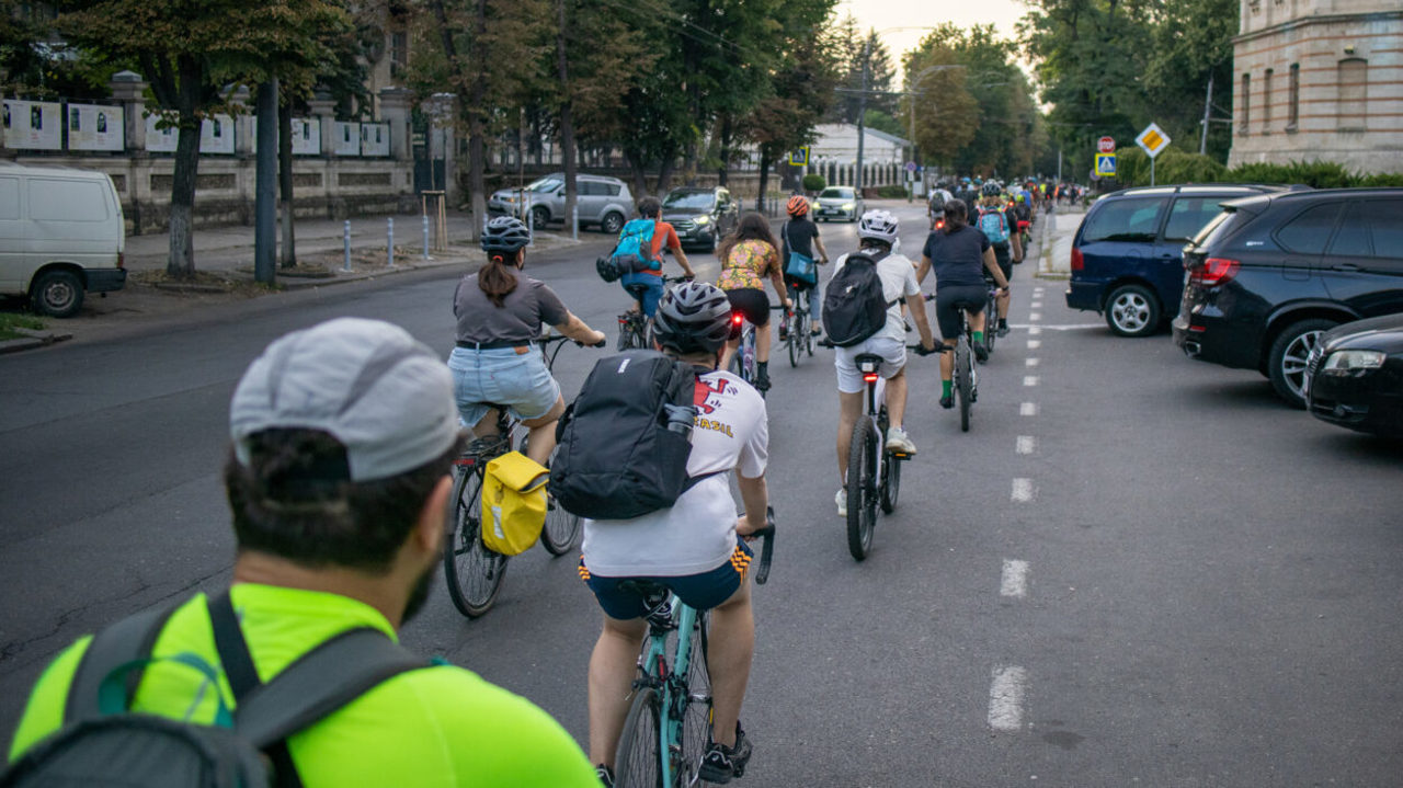 Studiu: Peste 96% dintre locuitorii consultați ar folosi bicicleta dacă în Chișinău ar exista piste sigure