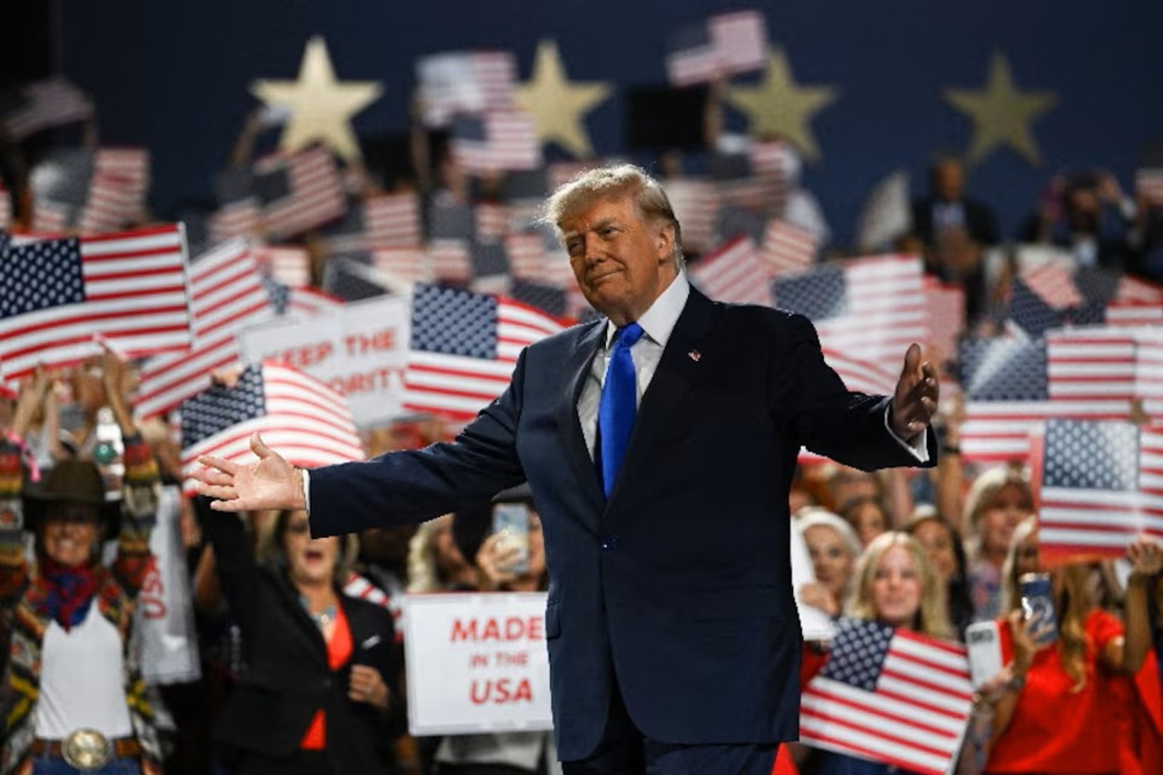 Trump promite câte 5.000 de dolari fiecărui american dacă republicanii câștigă alegerile intermediare