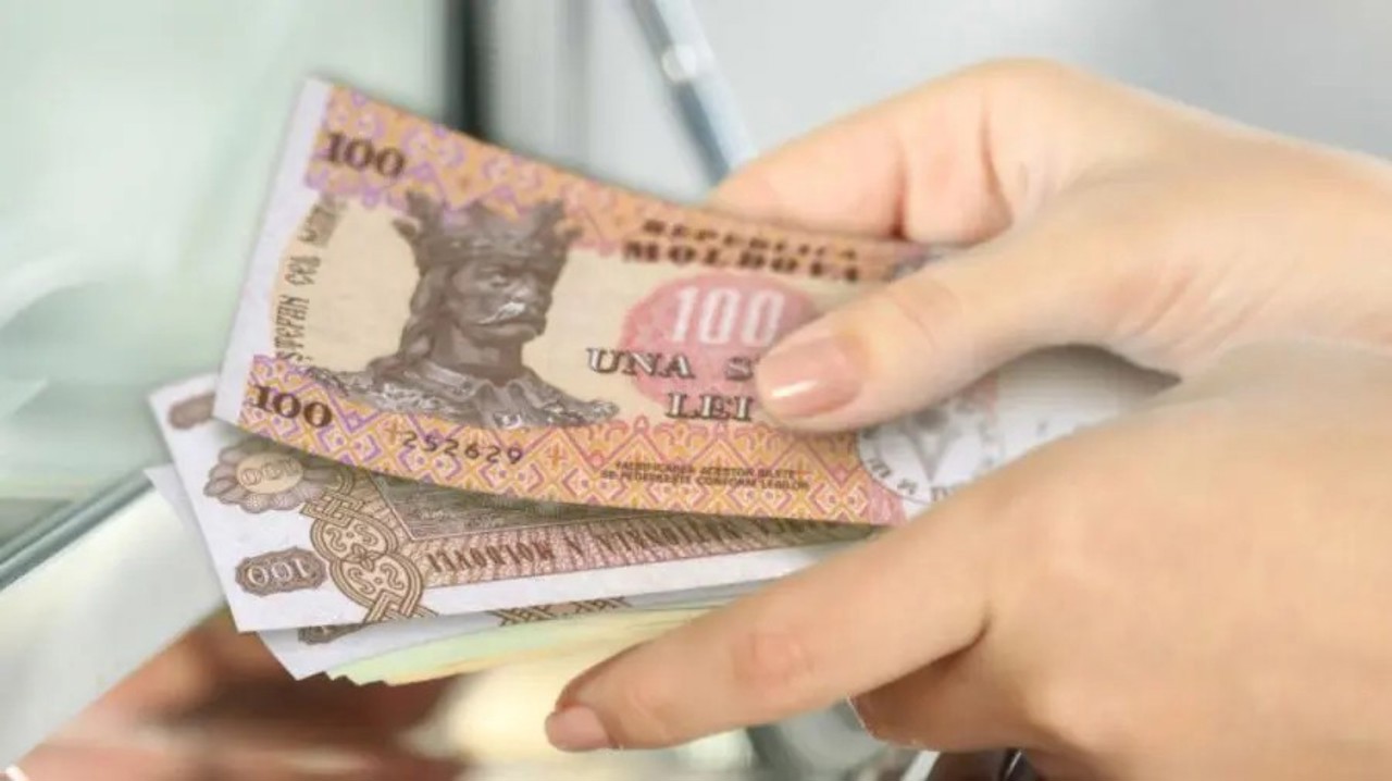 Salariul minim în sectorul real ar putea crește la 7.600 de lei, de la 1 ianuarie 2027