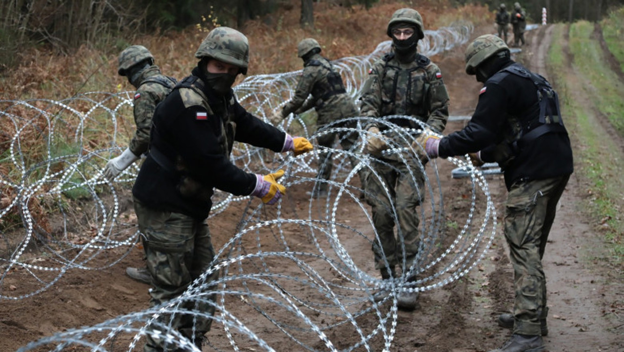 Poland to spend over 2.3 bln euros to fortify eastern border