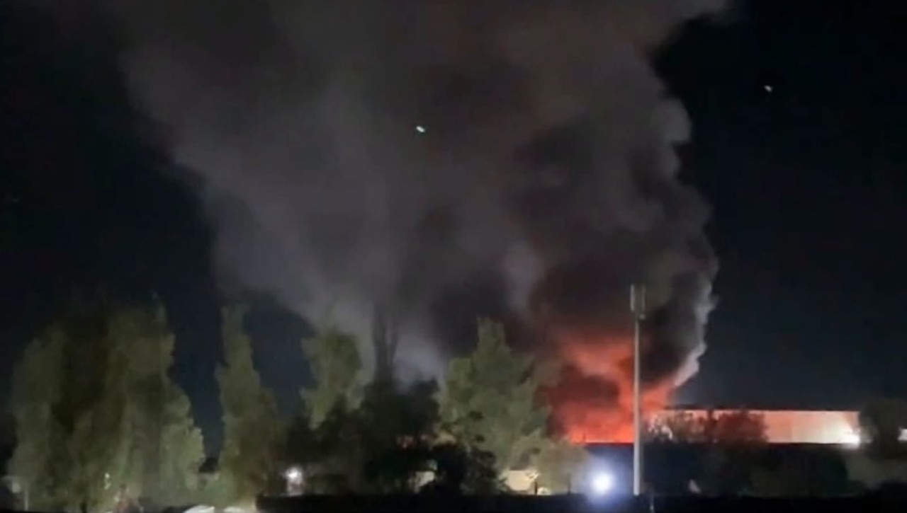 Flăcări și explozii la Rezina, în toiul nopții. Un camion a fost cuprins de flăcări