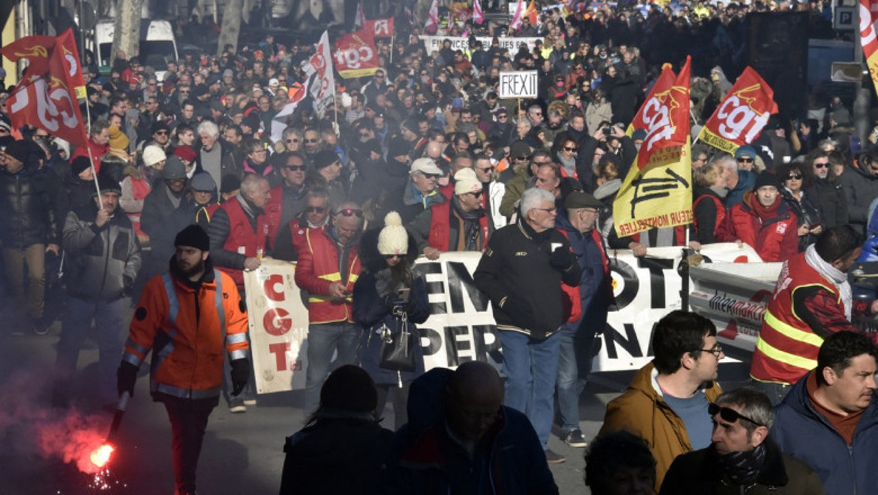 France: The pension reform law has passed the constitutionality test and can be promulgated. Police increase security in Paris