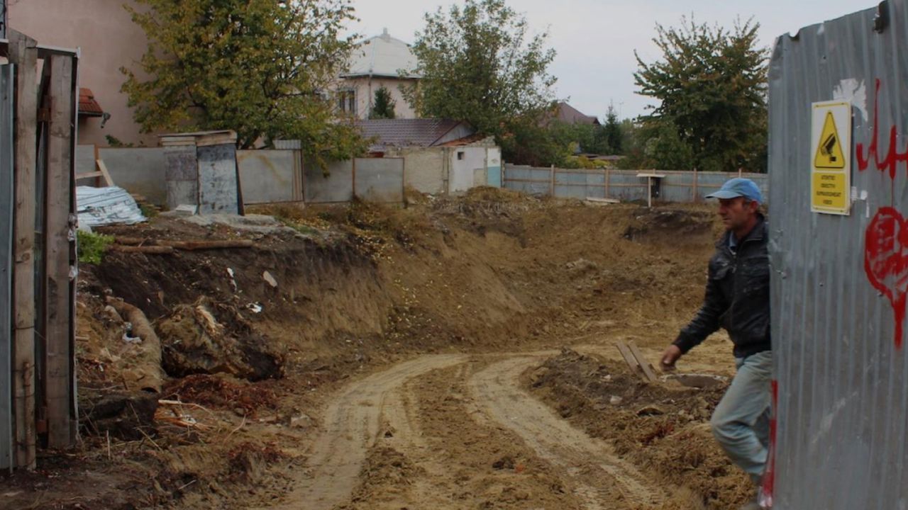 Scandal imobiliar pe str. Belinski: PAS acuză ridicarea unui bloc de nouă etaje sub paravanul unui centru medical, în timp ce MAN invocă legalitatea lucrărilor
