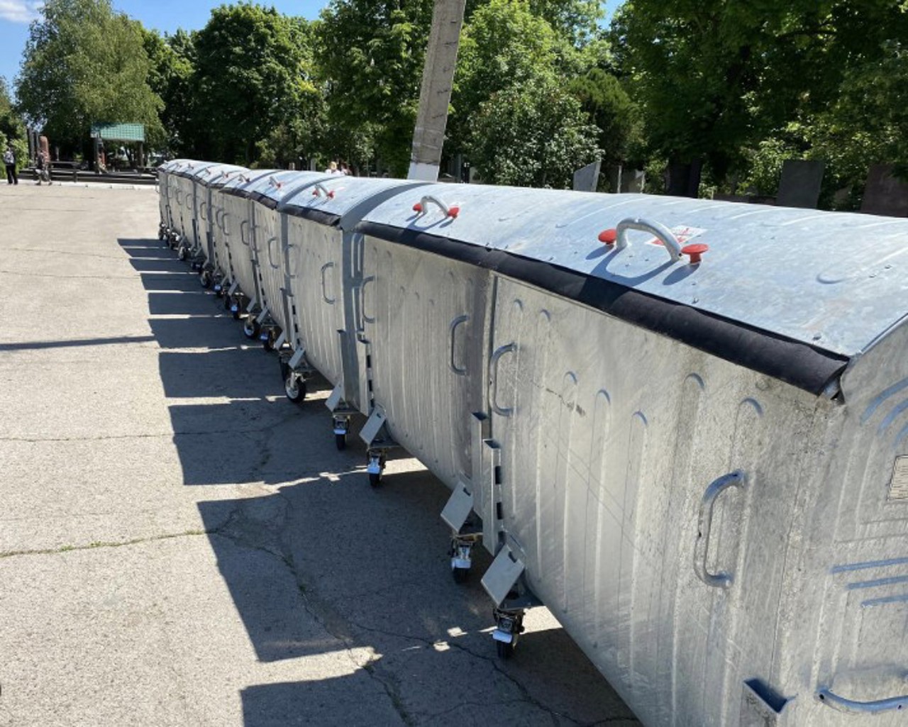 Utilaje moderne pentru gestionarea deșeurilor din Chișinău, în valoare de 1,6 milioane de euro, procurate cu sprijinul UE 