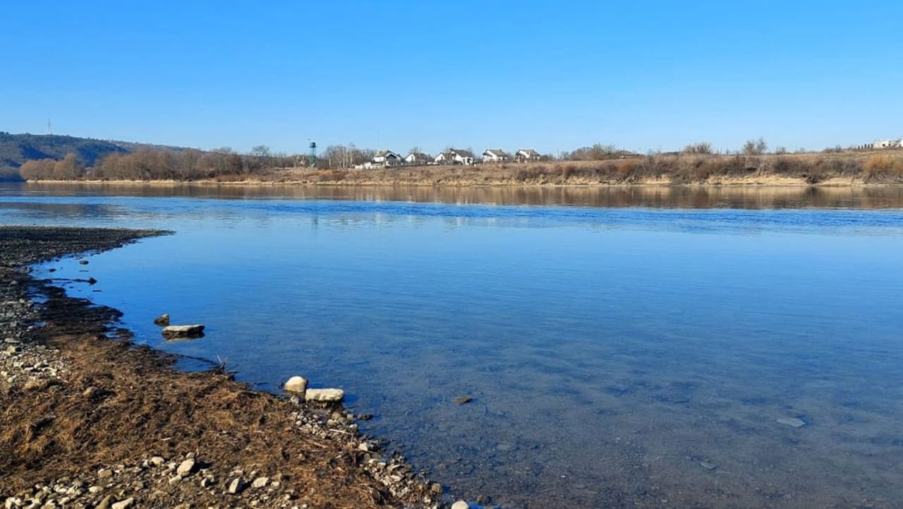 Impactul hidrocentralelor asupra Nistrului creează dezechilibre ecologice majore, avertizează experții