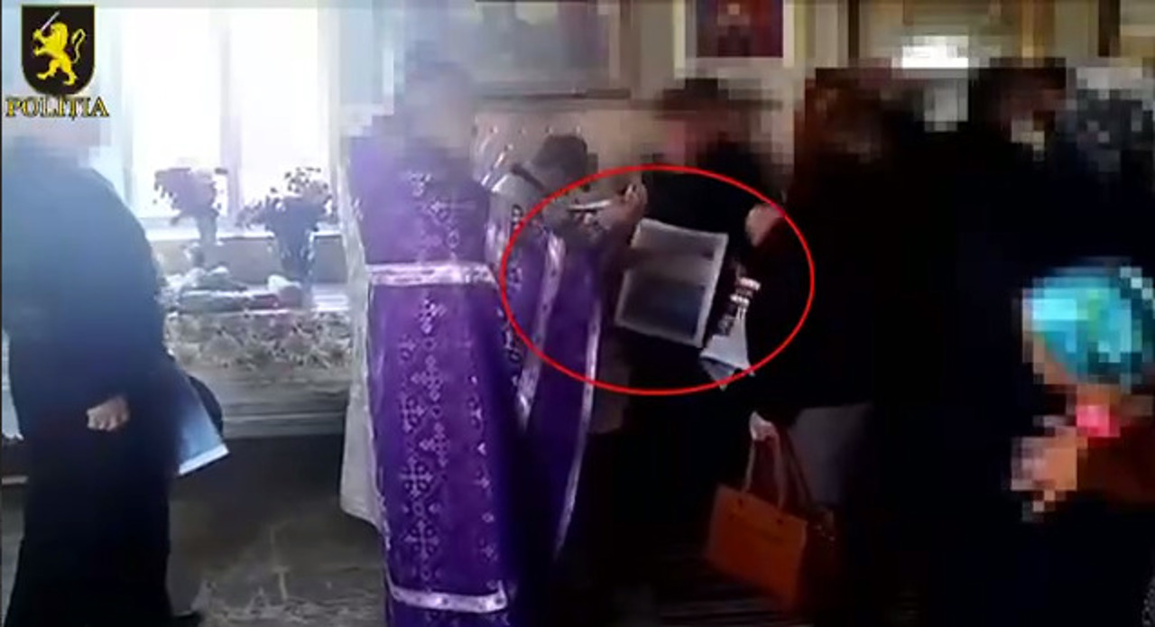 Hâncești priest caught distributing defamatory newspapers on “day of silence”