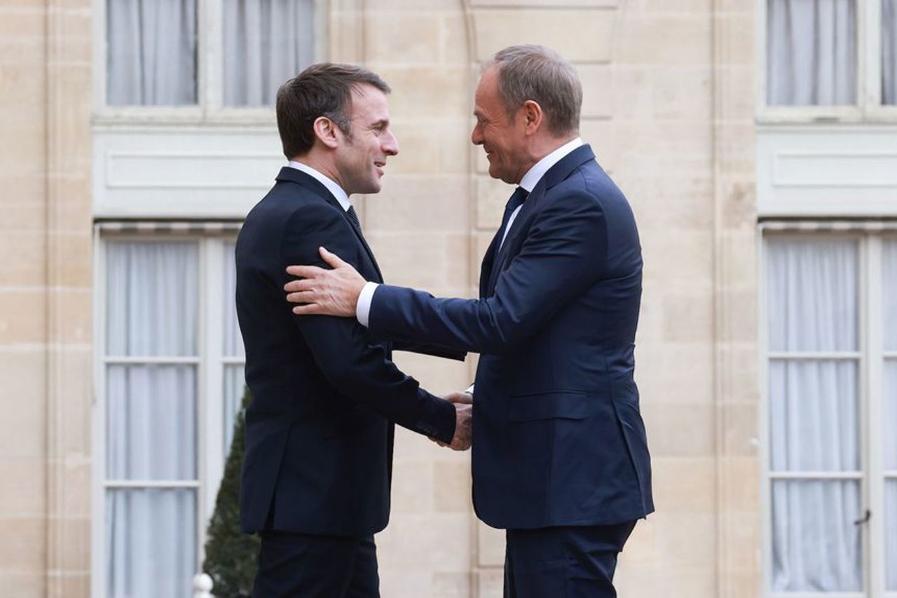 Președintele Franței, Emmanuel Macron, în vizită la Varșovia pentru a discuta despre situația din Ucraina cu premierul polonez Donald Tusk