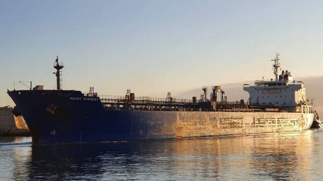 Лондон анонсировал самые масштабные санкции в отношении "теневого флота" России