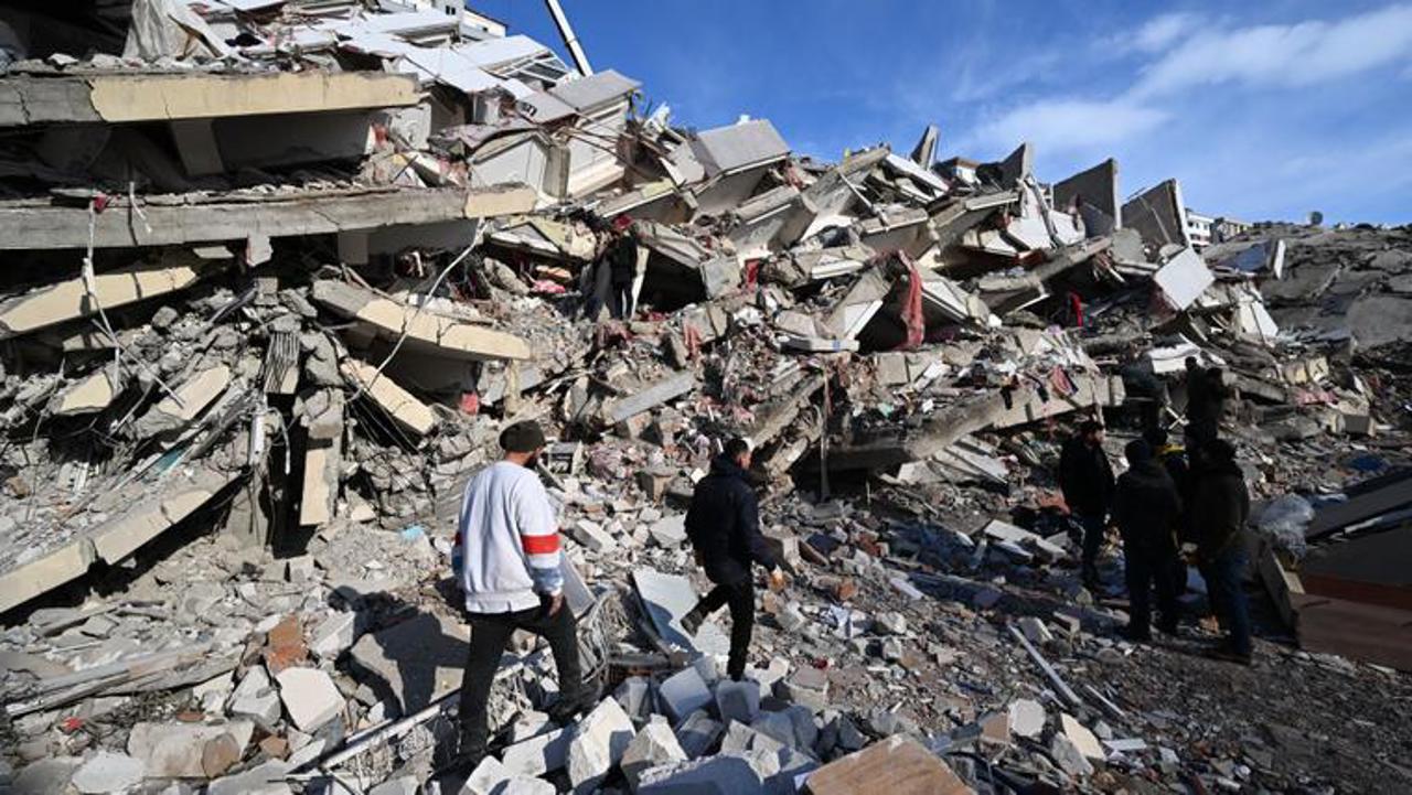 Earthquake in Turkey and Syria // Over 15,000 people dead and around 63,000 injured