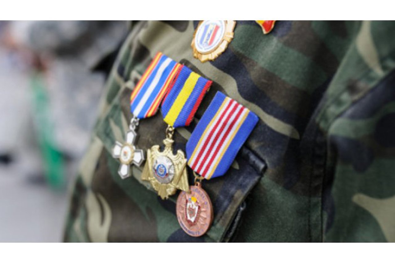 Trei sute de lei pentru merite deosebite față de stat. Veteranii războiului de pe Nistru vor primi indemnizații majorate