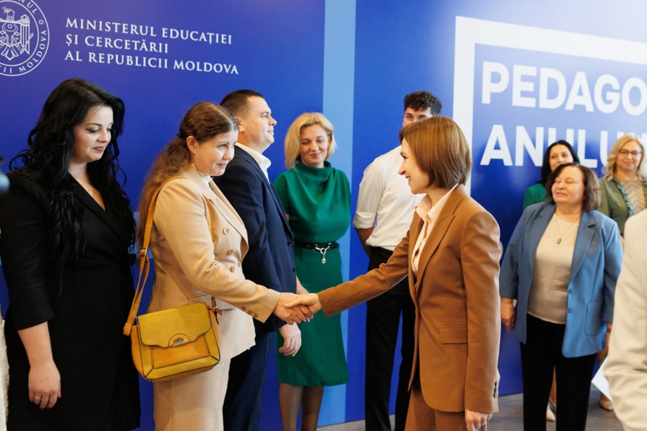 "Educator of the Year", "Teacher of the Year" and "Professor of the Year", awarded on October 4, at the Palace of the Republic