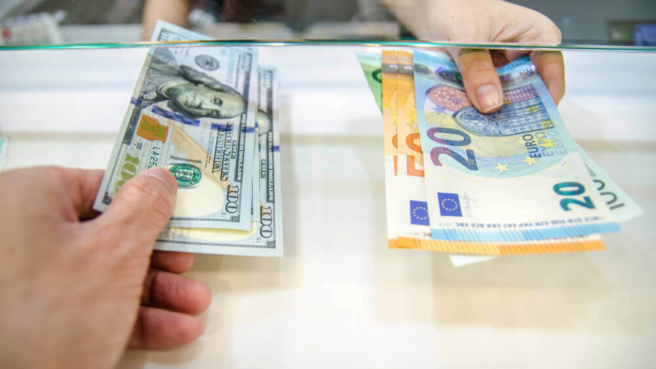 Un nou pas spre liberalizarea circulației capitalurilor: Plafonul valutar crește de la 10.000 la 100.000 de euro 