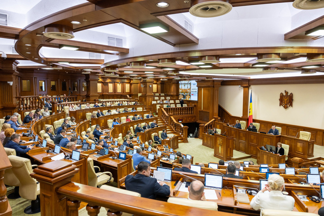 В парламенте проведут закрытые слушания по делу о гибели подростка в воинской части в Кагуле
