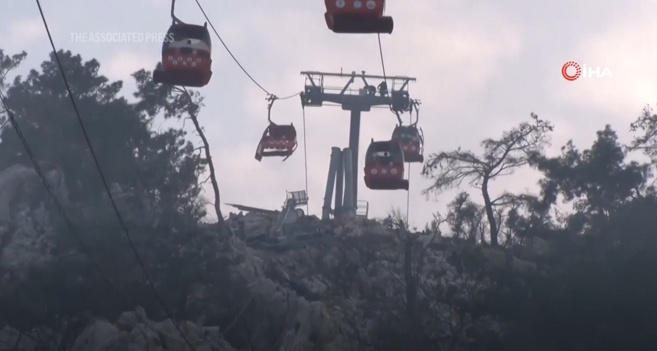 1 Dead, 40+ Stranded in Turkish Cable Car Accident