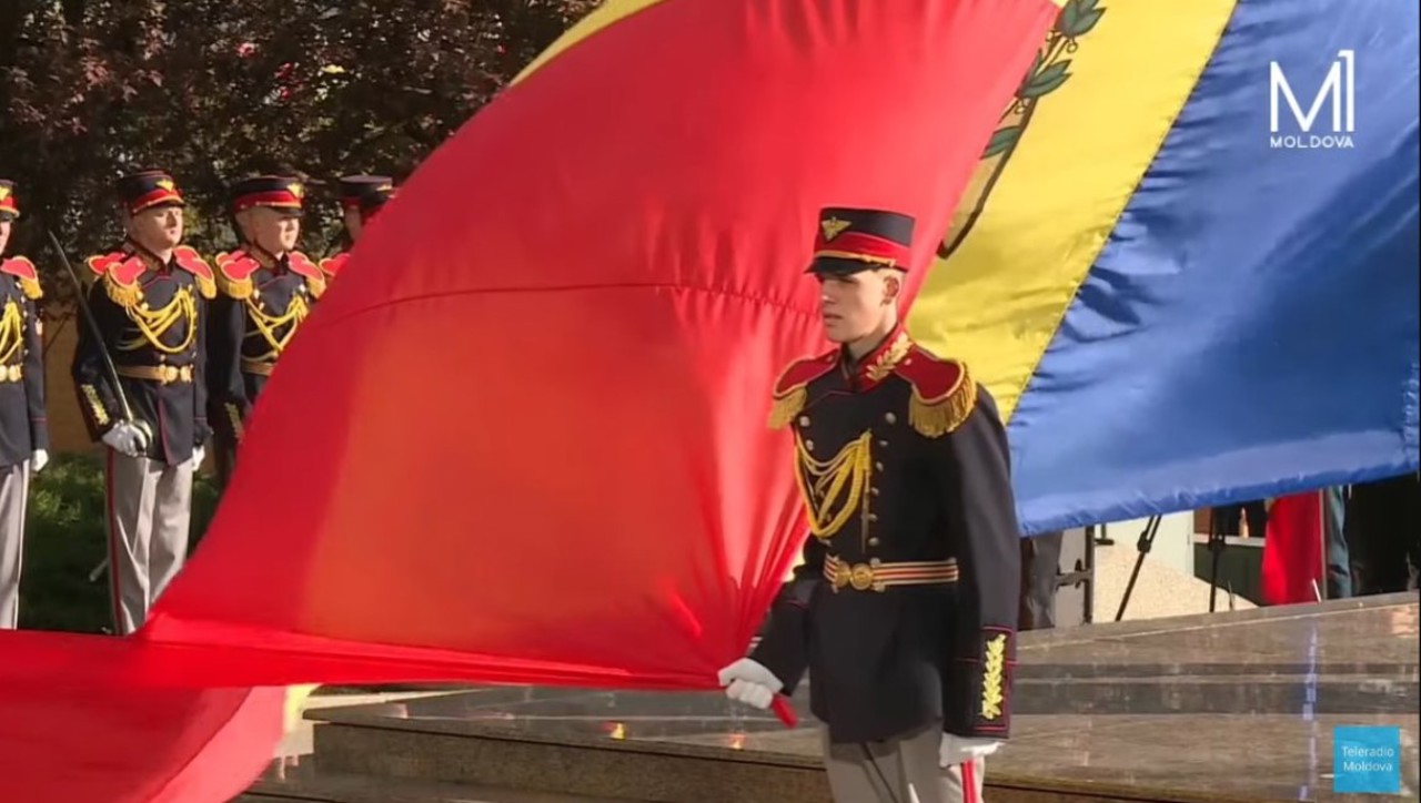 State Flag Day // Maia Sandu: Regardless of political colour, we must now be united under the colours of the tricolour