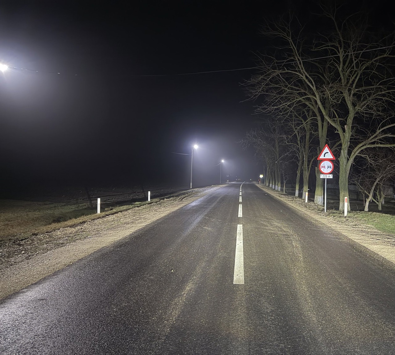 Circulația pe drumurile naționale se desfășoară în condiții de iarnă. Drumarii au intervenit pe timpul nopții în mai multe raioane