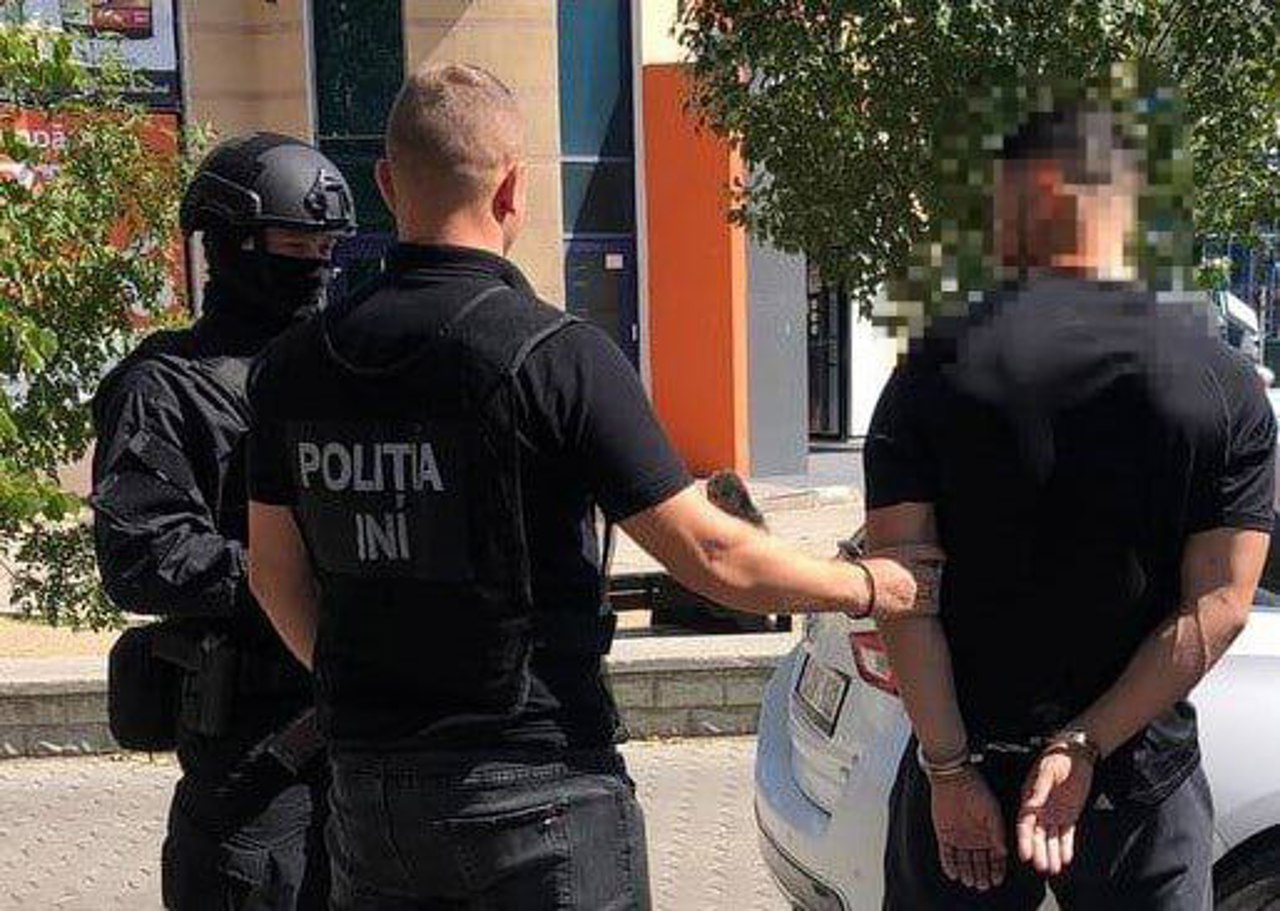 Бывший председатель спортивной федерации и его сообщник задержаны за шантаж молодых предпринимателей