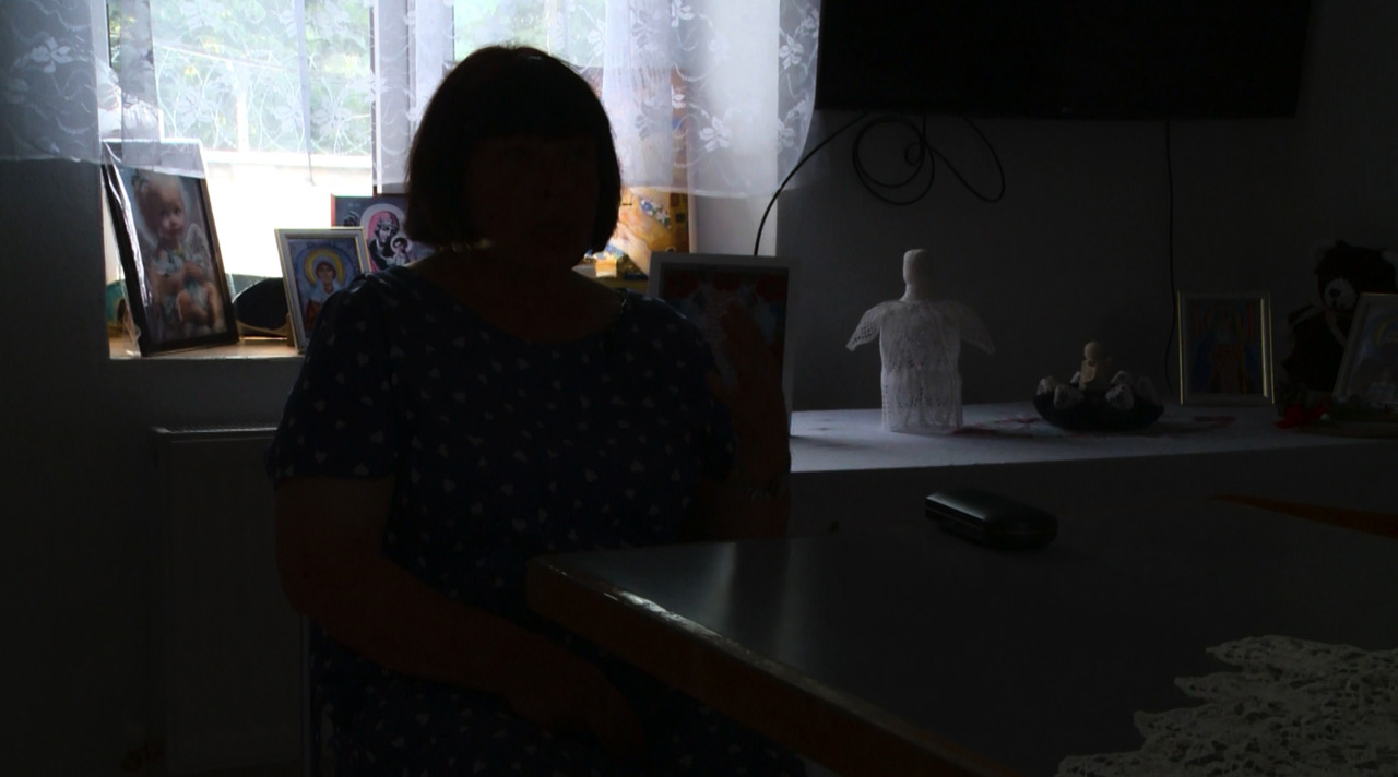 „Nu puteam să scriu plângere împotriva lui”: O femeie care și-a rănit fiul în timp ce încerca să se apere, condamnată la șase ani de închisoare