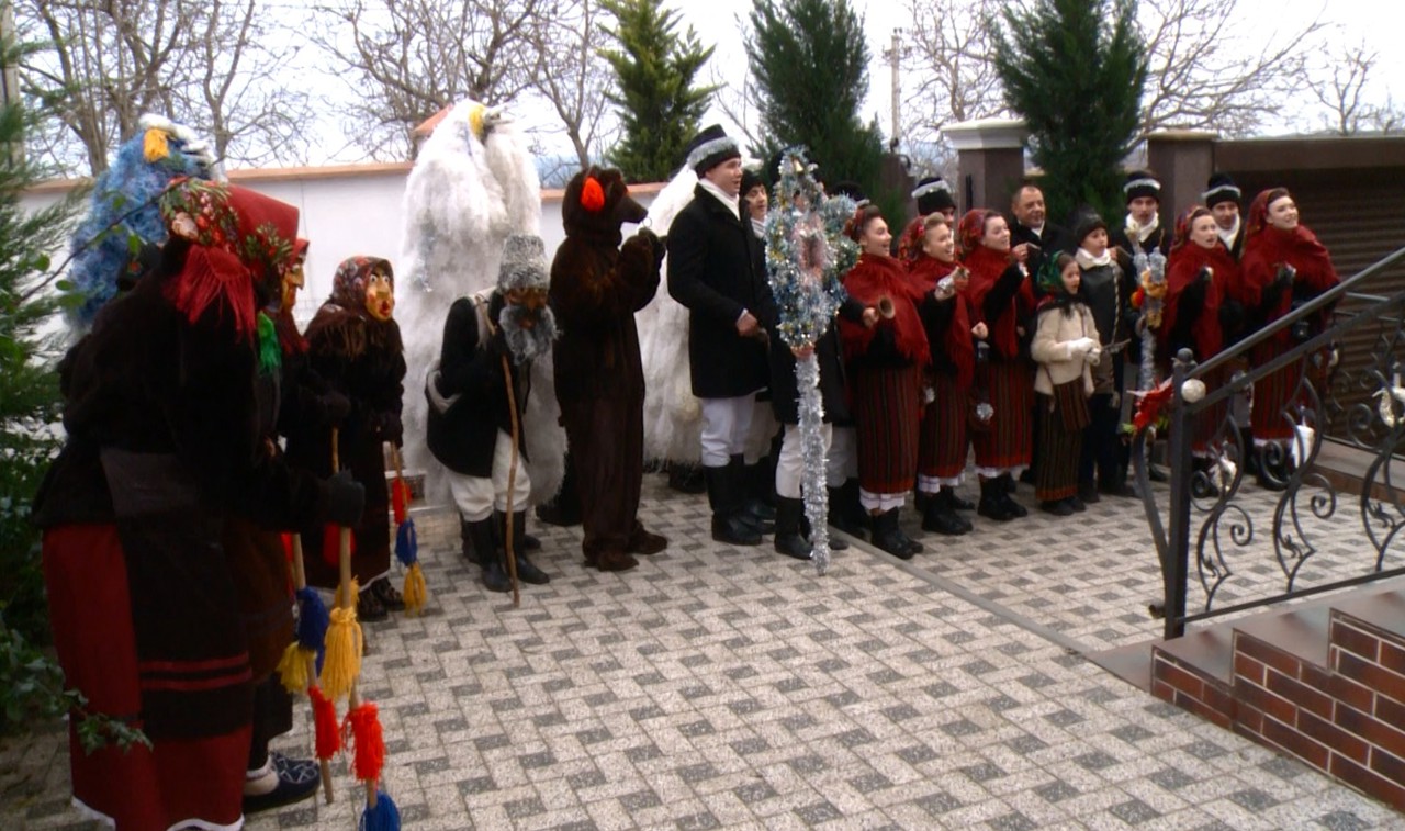 Cete de colindători vestesc Nașterea Domnului: „Venim să încălzim sufletele oamenilor”