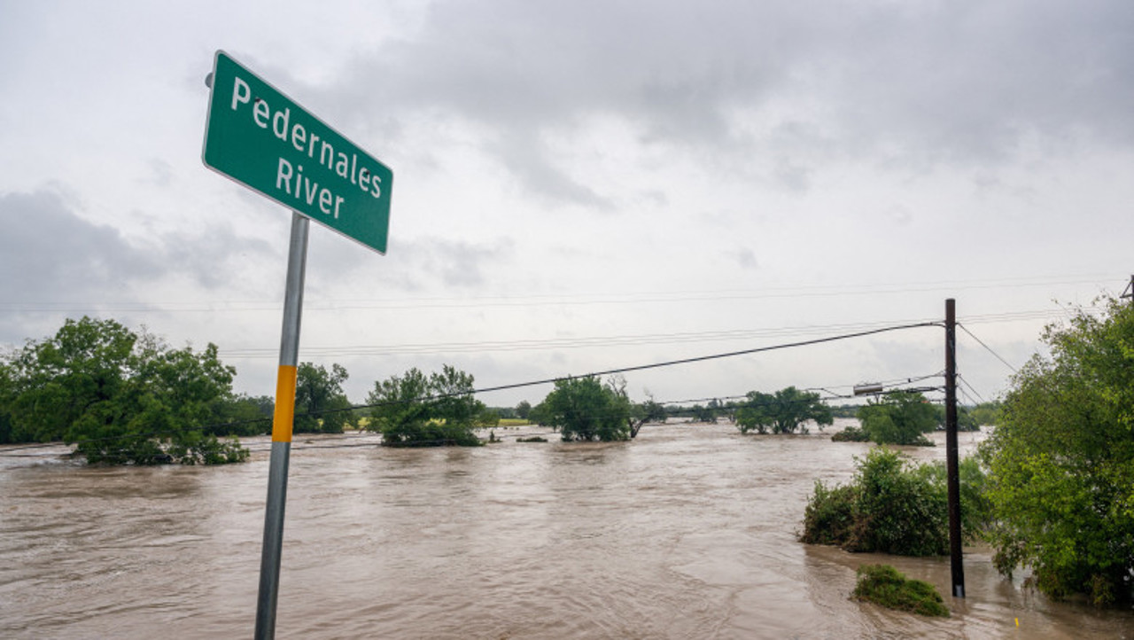 Ploile torențiale fac ravagii în Texas: Victime, evacuări și operațiuni ample de salvare