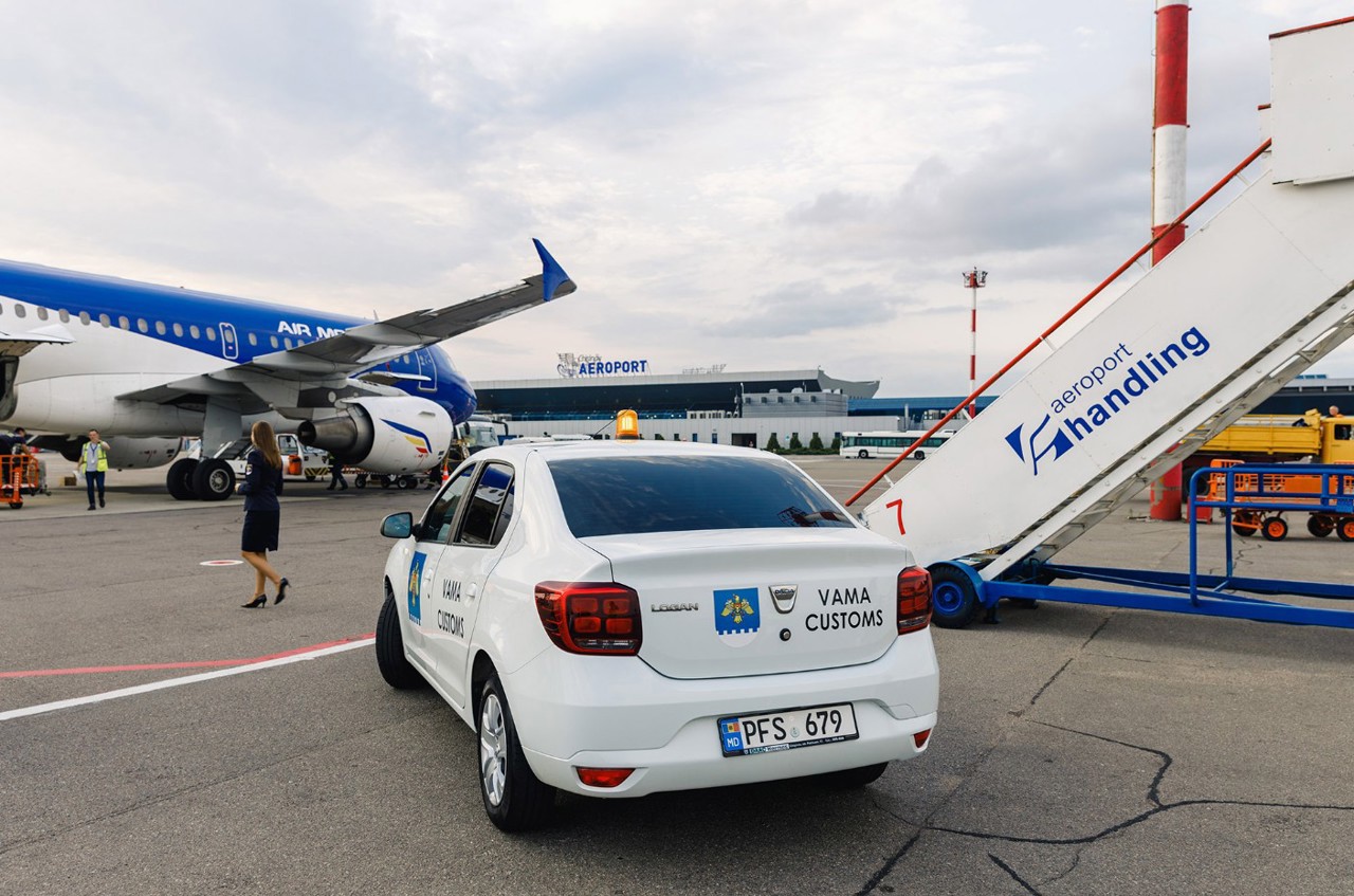 Statul a preluat complexul petrolier al Lukoil-Moldova de la aeroport: Benzinăriile vor ajunge în proprietatea unui fond american 