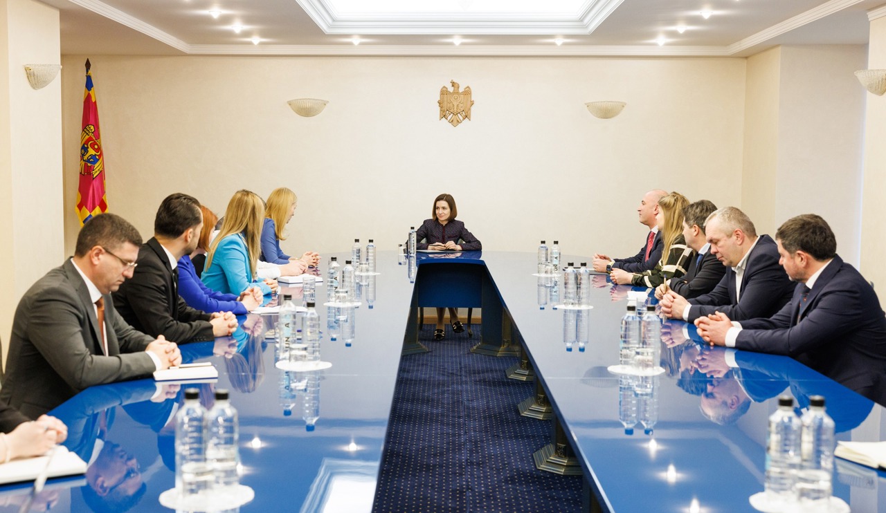 Consultations at the Presidency // Maia Sandu discussed the EU accession referendum with EBA Moldova representatives