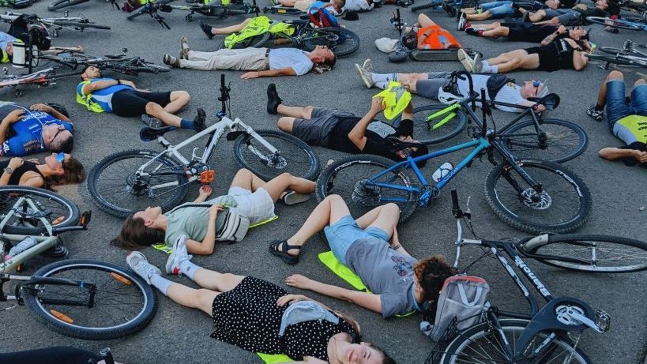 Bikers announce massive mobilization in protest after death of 12-year-old cycling champion