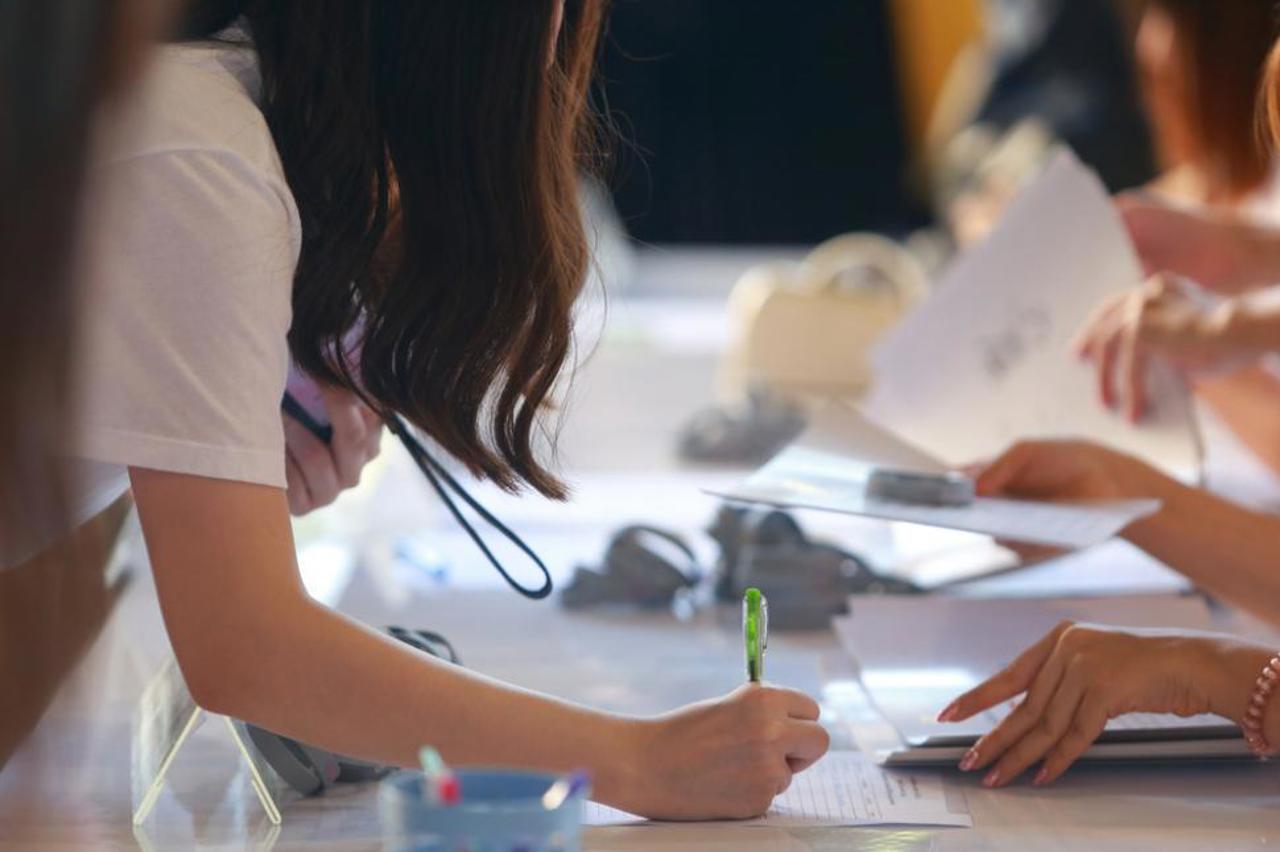 Agitație în universități: încep înscrierile la facultate 