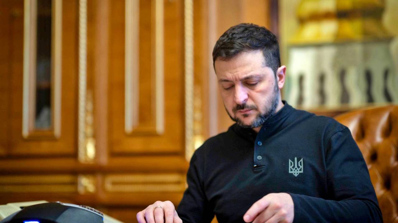 Ukraine sanctions Moldovan politicians over pro-Russia links