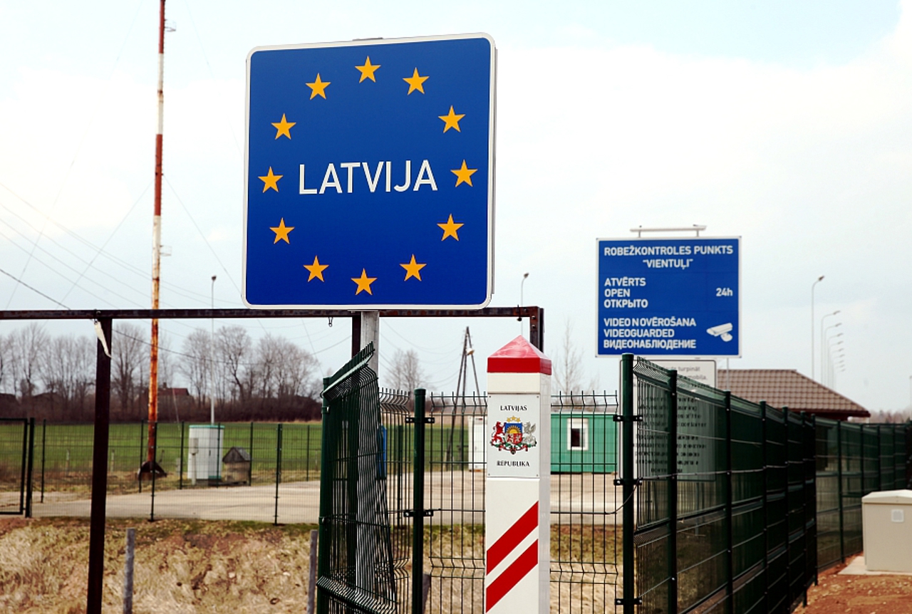 Latvia bans non-biometric Russian passports