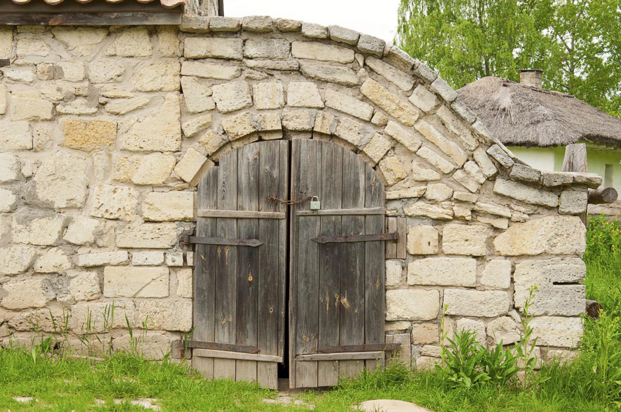 Beciurile și încăperile subterane, posibile adăposturi pentru locuitorii din sate
