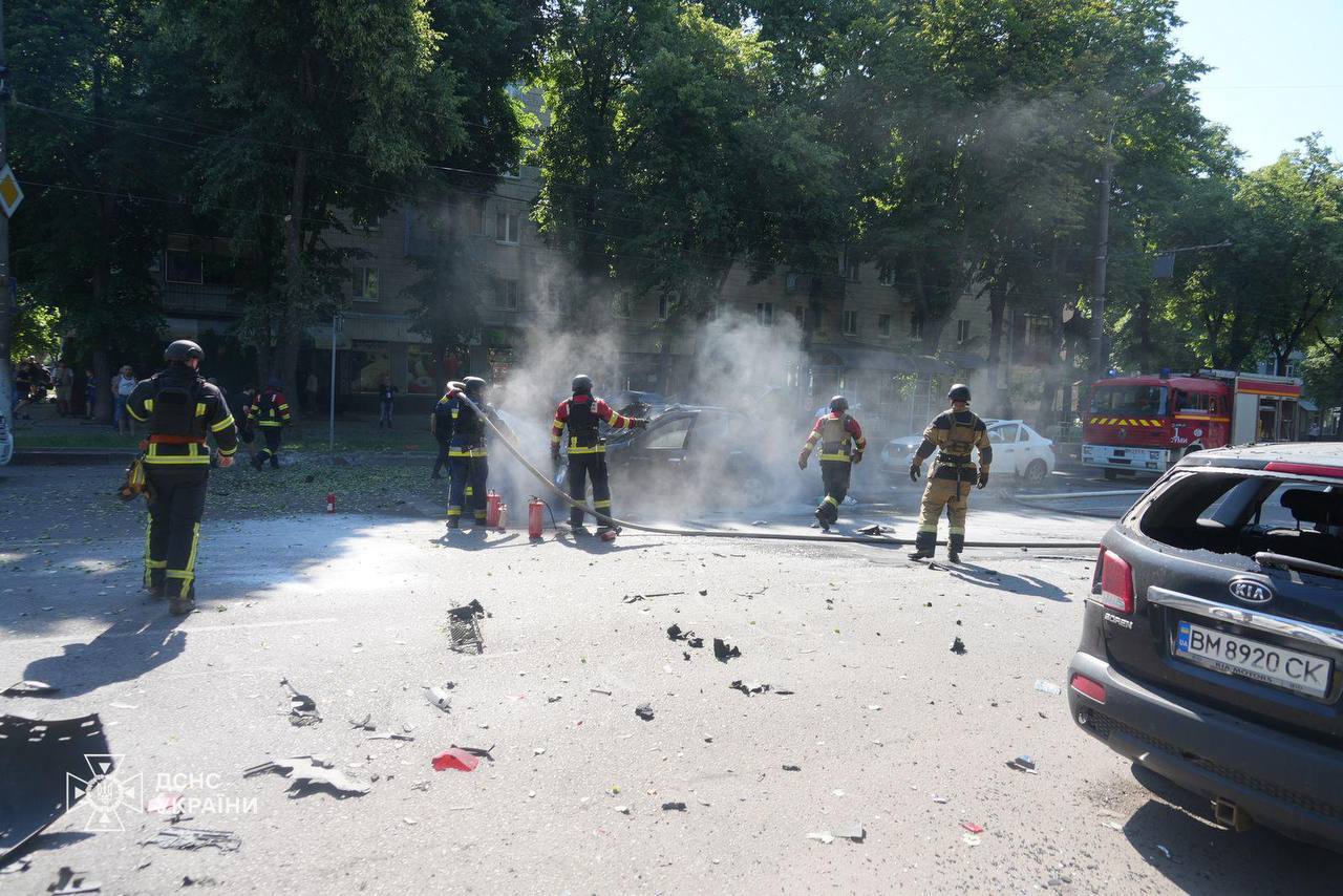 Forțele ruse au atacat orașul Sumî, ucigând cel puțin trei persoane și rănind aproximativ 20