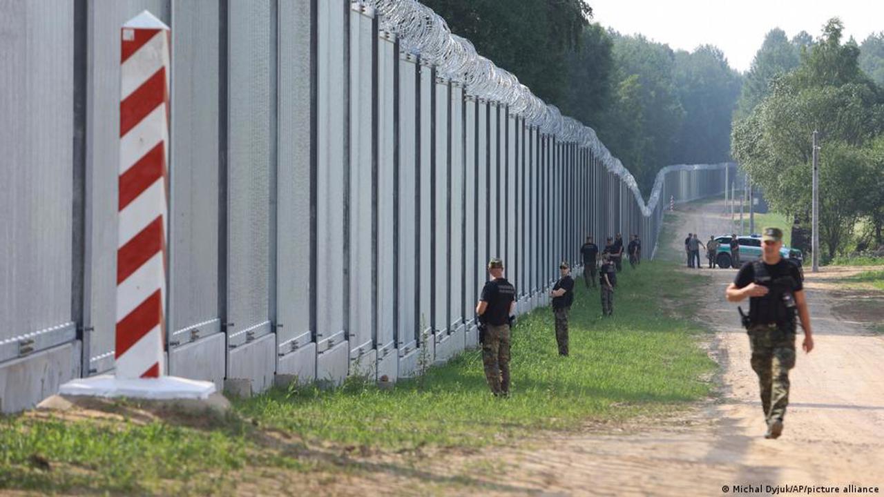 Polish Border Guard asks for 1,000 more soldiers on Belarus frontier