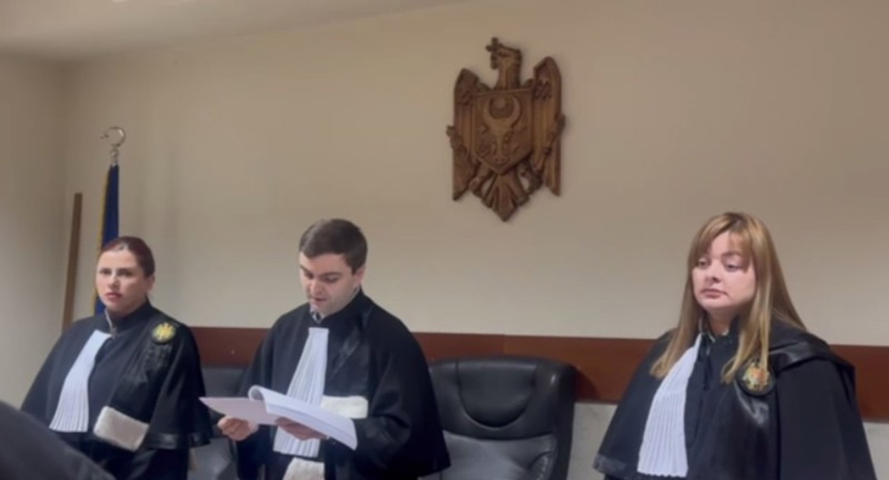 Владу Плахотнюку продлили предварительный арест еще на 30 дней