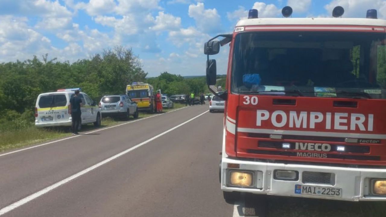 Accident grav la Ialoveni: O minoră a fost încarcerată în urma impactului
