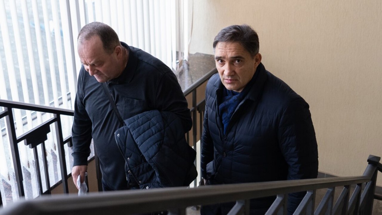 moldova.europalibera.org/ Alexandr Stoianoglo (dreapta) și avocatul său, Chișinău, ianuarie 2023