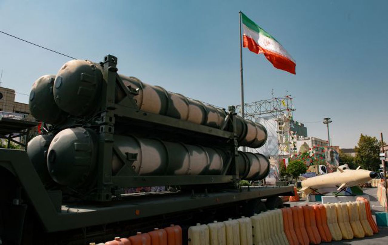 Iranul a lansat rachete asupra bazelor SUA din Qatar și Irak. Explozii deasupra capitalei Doha