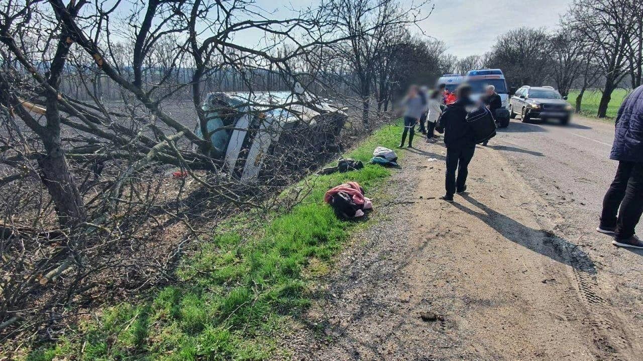 МИД Украины: в автобусе, перевернувшемся на трассе Бэлць-Дрокия, находились 19 граждан Украины