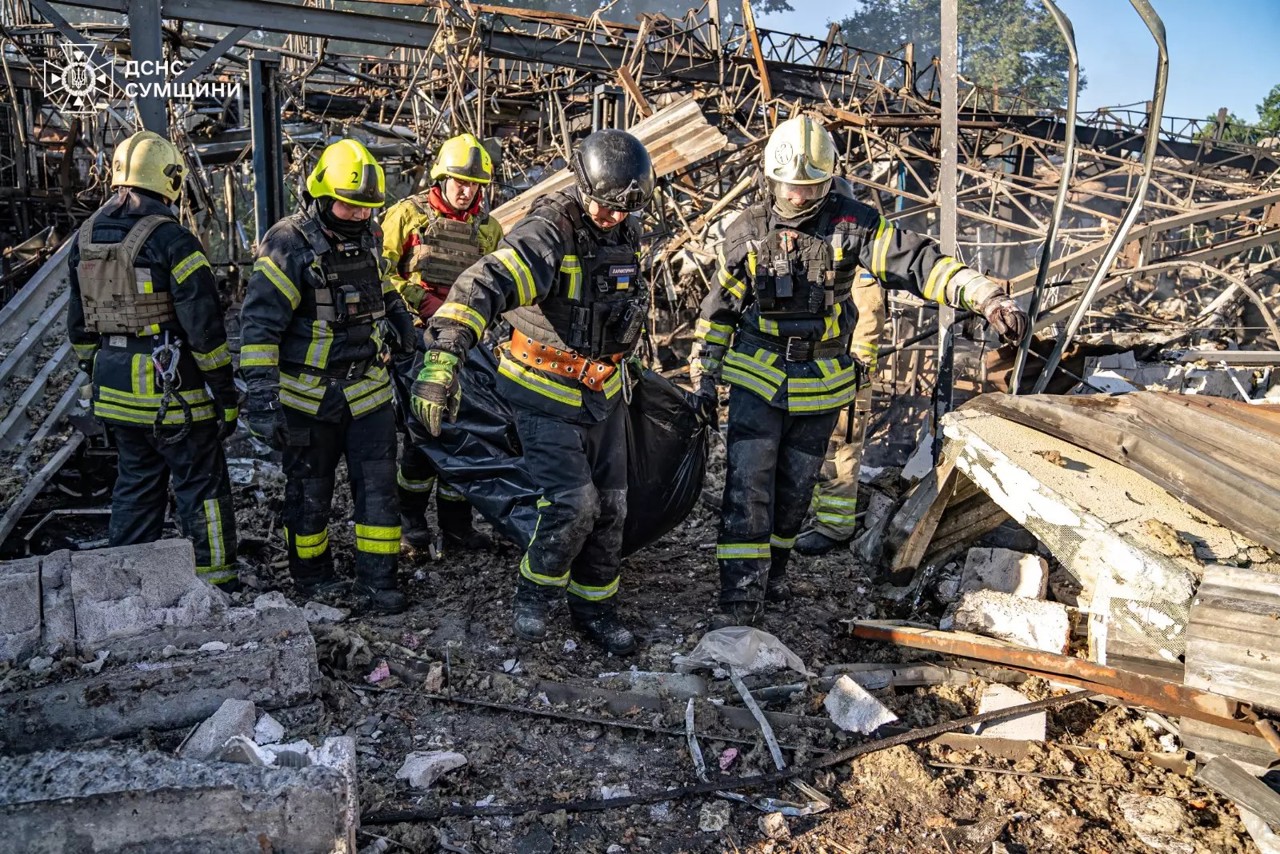 Rusia continuă atacurile asupra Ucrainei: victime și distrugeri în mai multe regiuni