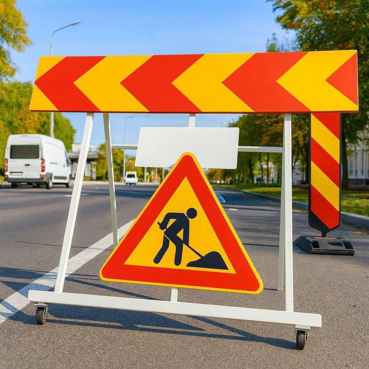 Primarul capitalei acuză Termoelectrica că „sapă” drumurile recent reabilitate. „Lucrările neplanificate sunt excepții determinate de avarii care nu pot fi anticipate”, răspunde compania