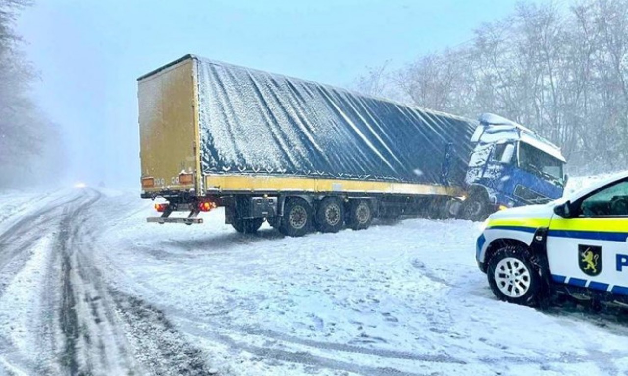 Winter storm hits Moldova: Roads closed, travel disrupted