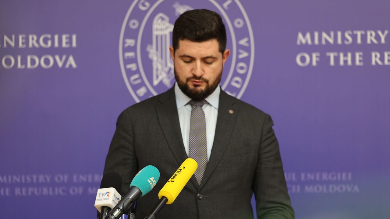 Criza carburanților: Peste 60 de benzinării au rămas fără stocuri, iar la Giurgiulești au ajuns încă 6.000 de tone de motorină