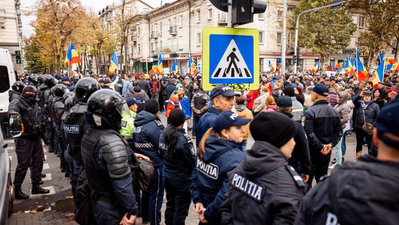 Oamenii legii investighează cazul celor 80 de tineri care ar fi fost instruiți în Turcia pentru provocarea dezordinilor în masă 