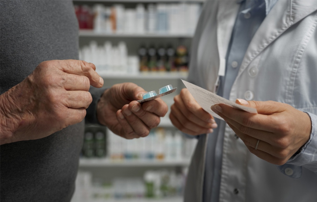 Cu farmacia în container: soluția pe care au găsit-o antreprenorii pentru satele care nu au spații potrivite pentru comercializarea medicamentelor