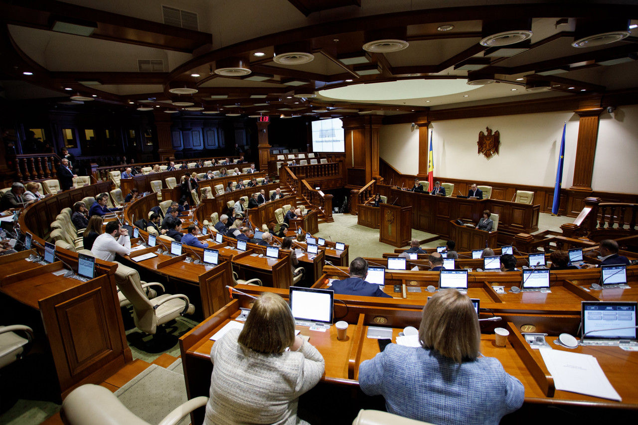 Parliament convenes a session: Extending the state of emergency, on the agenda