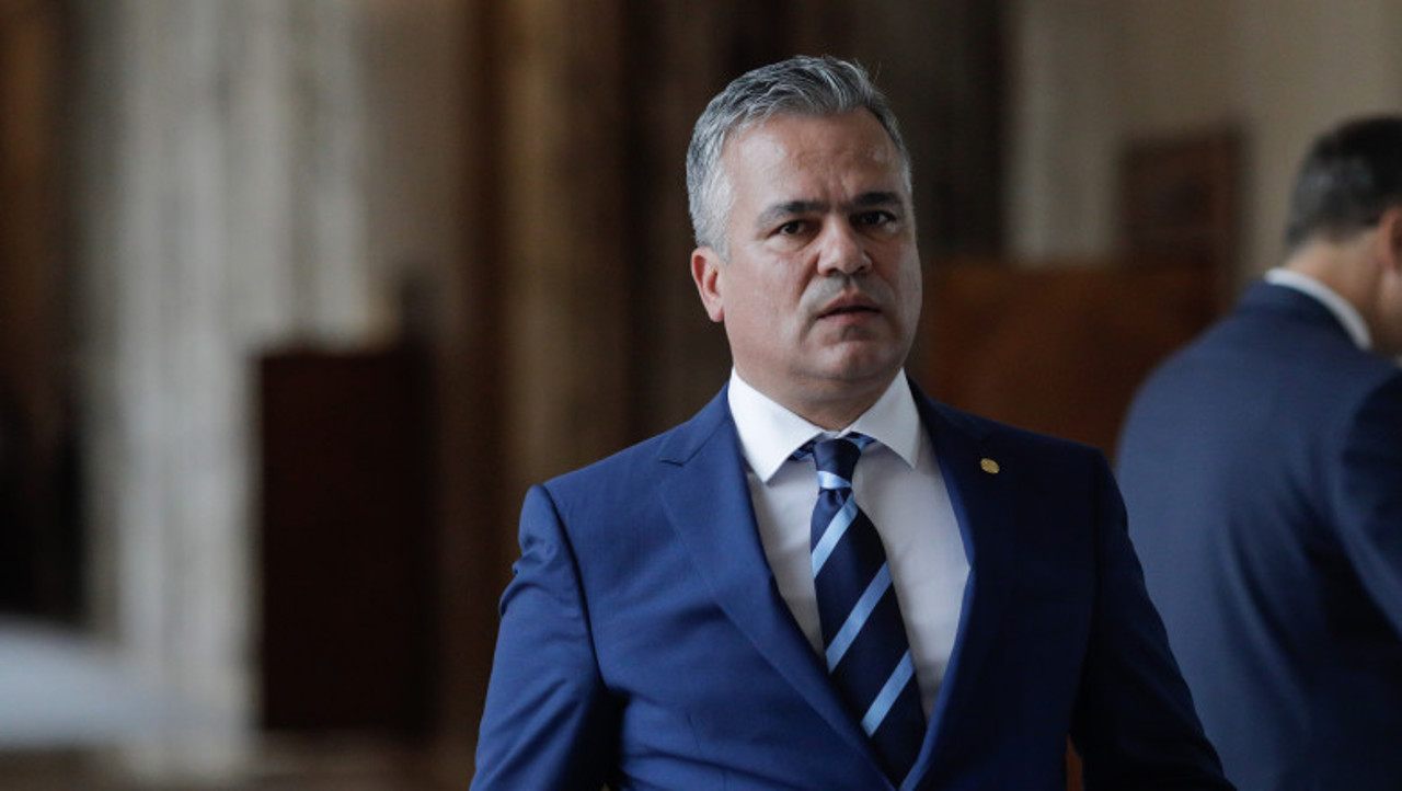Adrian Veștea anunță că va depune joi, 18 iunie, programul de guvernare și lista miniștrilor  